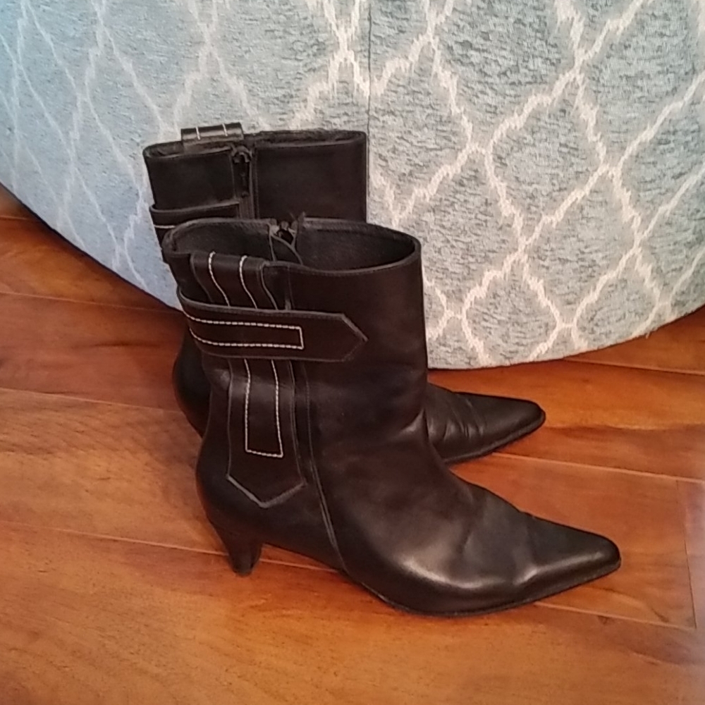Vintage leather Maggio and Rossetto ankle boots